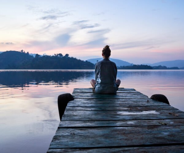 10 U.S. Towns Perfect For A Lakeside Escape This Spring 
