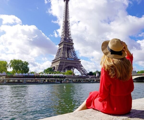 The Top Five Things I Both Love And Hate About Visiting Paris