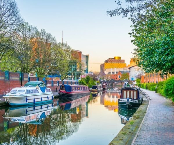 These Are The Top 4 UK Destinations That American Travelers Love Most