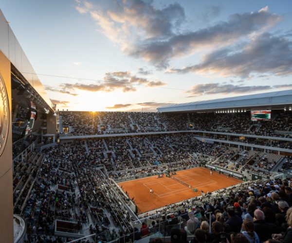 Emirates serves another year of “fly better” experiences at Roland-Garros 2025